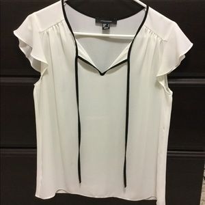 SALE⚠️White blouse